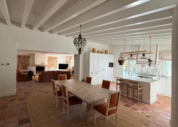 Villa Sauces - En Carriazo, Ribamontan Al Mar, Cantabria *